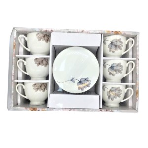 JOGO DE XICARAS E PIRES DE PORCELANA